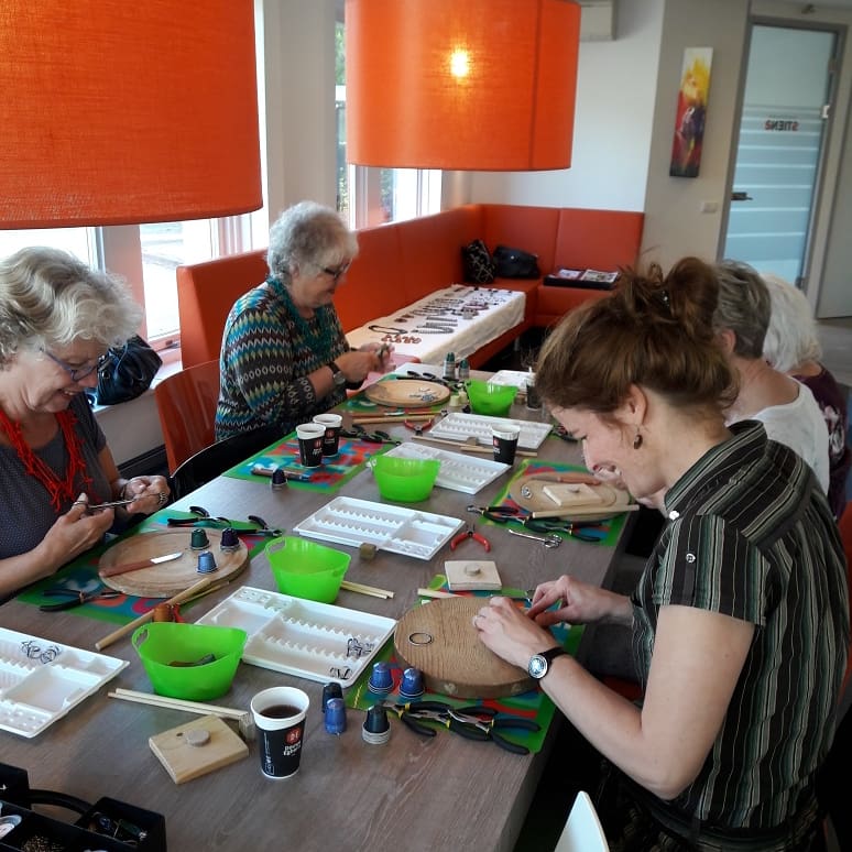 In oktober: korte cursussen aquarelleren en sieraden maken van koffiecups