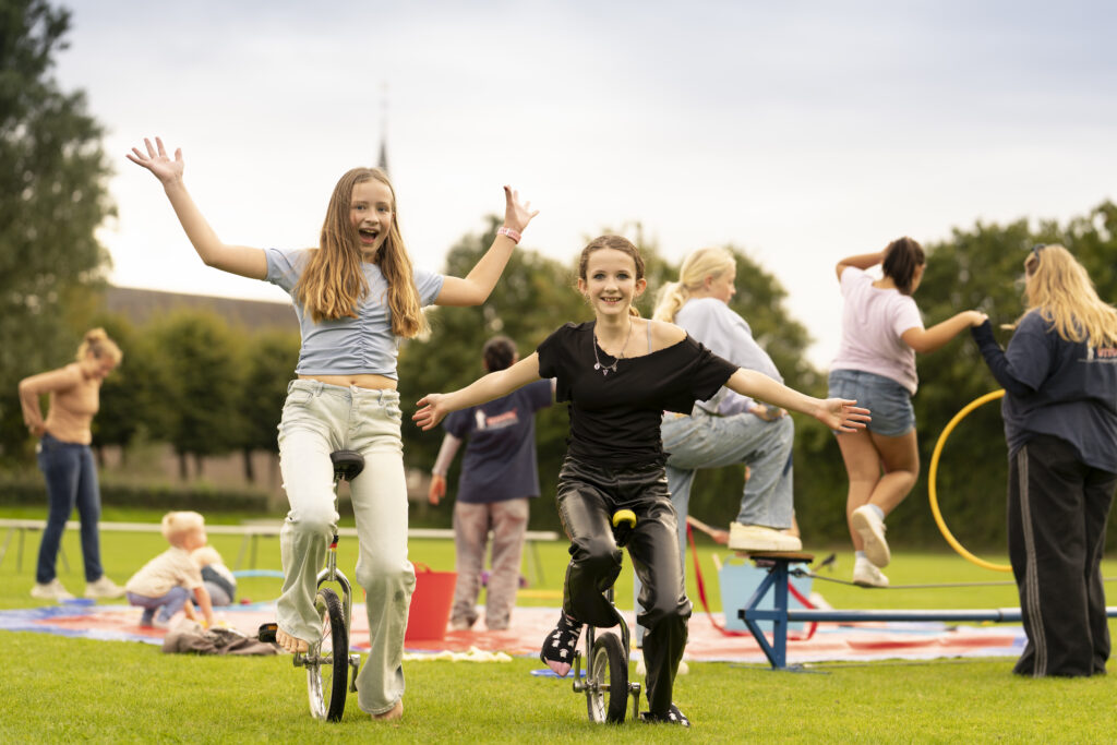 Een feestelijke start van het culturele seizoen: dit was Uitfestival Waadhoeke